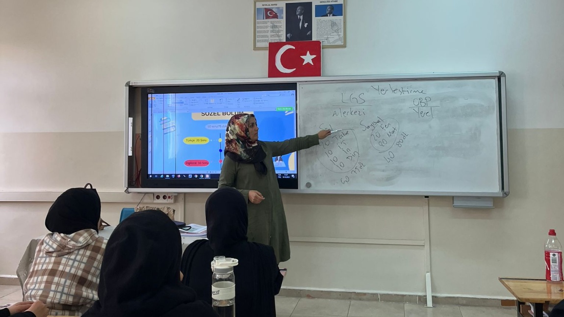 Okulumuz Öğrencilerine LGS - YKS Bilgilendirme Semineri